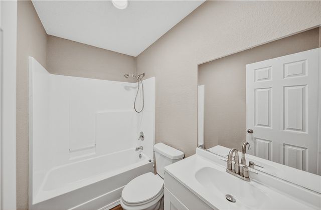 806 SW Tater Black Road, Bentonville, AR 72712