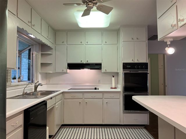 520 S RIVERHILLS DRIVE, Temple Terrace, FL 33617