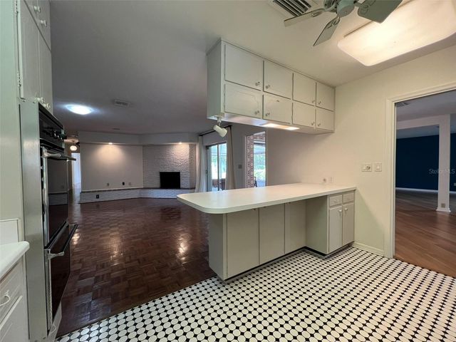 520 S RIVERHILLS DRIVE, Temple Terrace, FL 33617