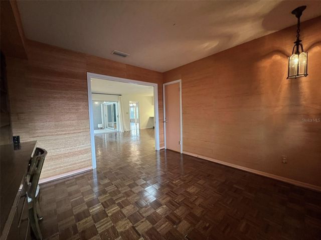 520 S RIVERHILLS DRIVE, Temple Terrace, FL 33617