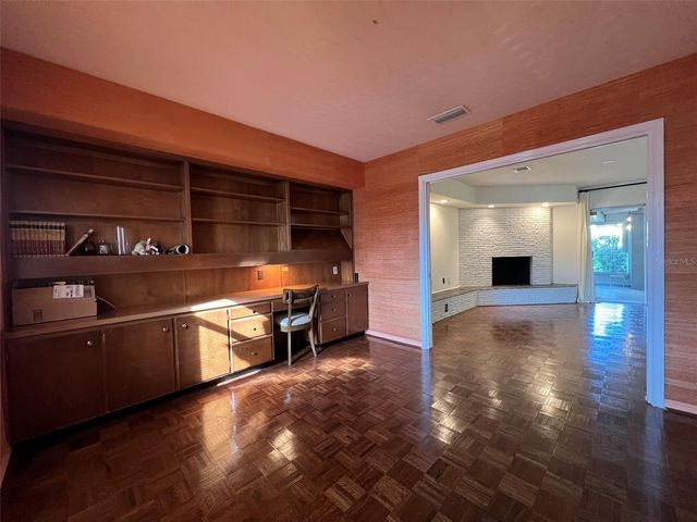 520 S RIVERHILLS DRIVE, Temple Terrace, FL 33617