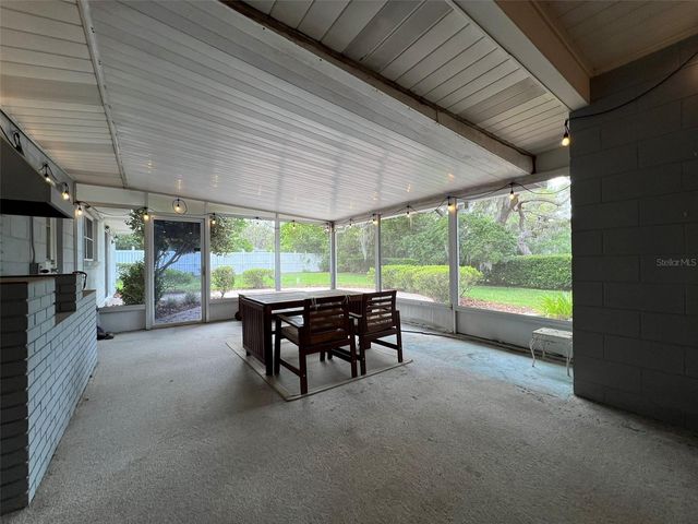 520 S RIVERHILLS DRIVE, Temple Terrace, FL 33617