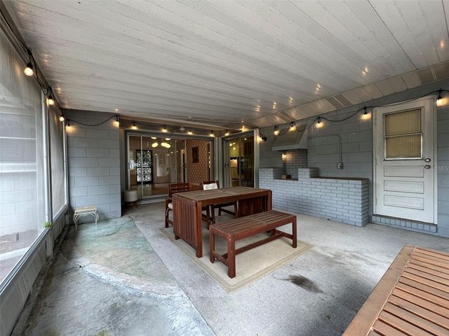 520 S RIVERHILLS DRIVE, Temple Terrace, FL 33617