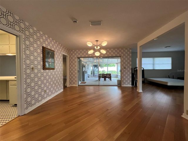 520 S RIVERHILLS DRIVE, Temple Terrace, FL 33617