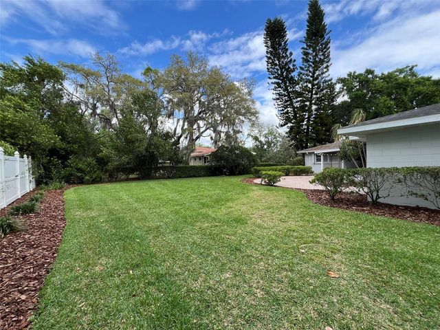 520 S RIVERHILLS DRIVE, Temple Terrace, FL 33617