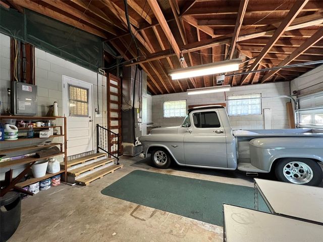 520 S RIVERHILLS DRIVE, Temple Terrace, FL 33617