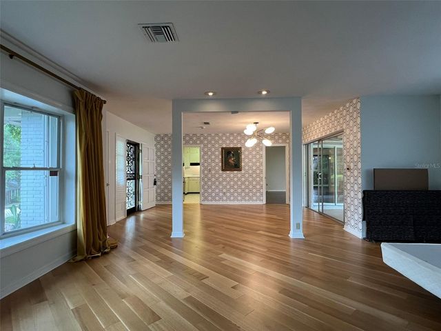 520 S RIVERHILLS DRIVE, Temple Terrace, FL 33617