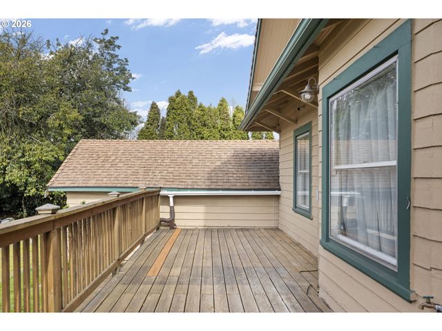 3105 Se WASHINGTON St, Milwaukie, OR 97222