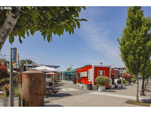 3105 Se WASHINGTON St, Milwaukie, OR 97222