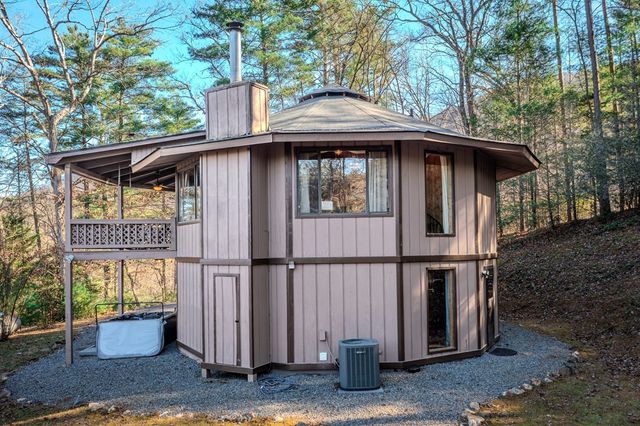 174 Chestnut Ridge Road, Blue Ridge, GA 30153