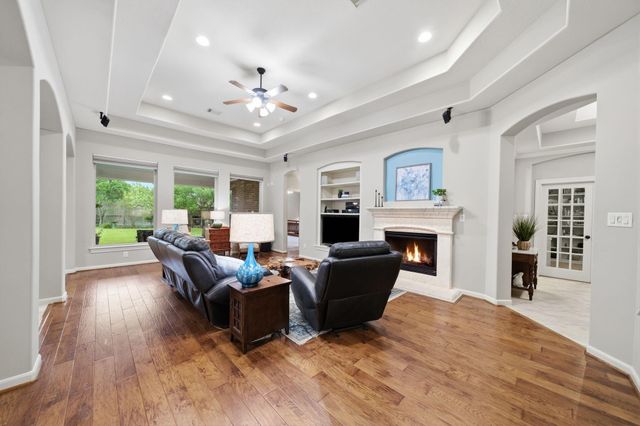 3915 Kinnerton Street, Pearland, TX 77584