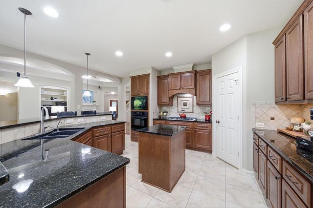 3915 Kinnerton Street, Pearland, TX 77584