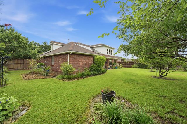 3915 Kinnerton Street, Pearland, TX 77584
