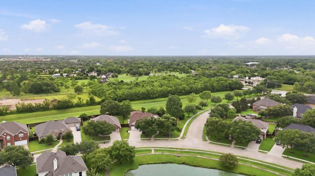 3915 Kinnerton Street, Pearland, TX 77584
