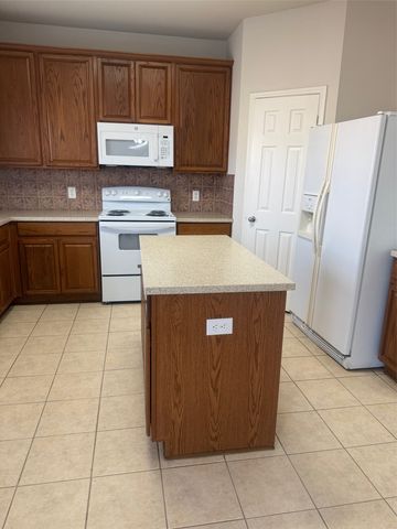 2004 Golden Oak Drive, Bedford, TX 76021