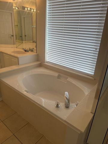 2004 Golden Oak Drive, Bedford, TX 76021