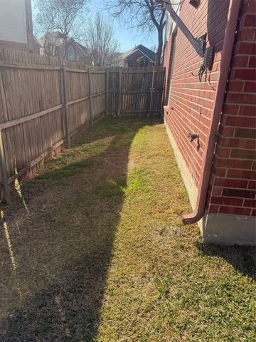 2004 Golden Oak Drive, Bedford, TX 76021