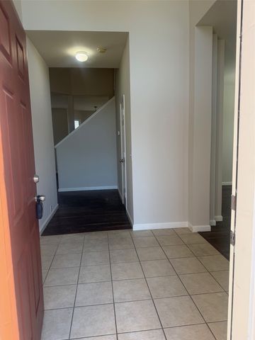 2004 Golden Oak Drive, Bedford, TX 76021