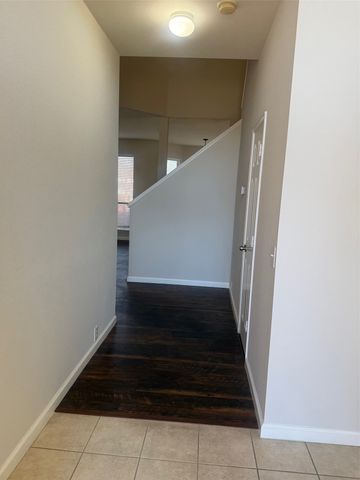 2004 Golden Oak Drive, Bedford, TX 76021