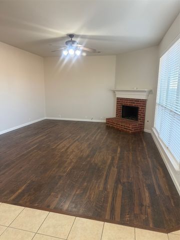 2004 Golden Oak Drive, Bedford, TX 76021