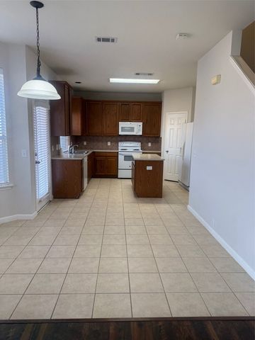 2004 Golden Oak Drive, Bedford, TX 76021