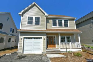 20 Mountain Avenue, Mahwah, NJ 07430