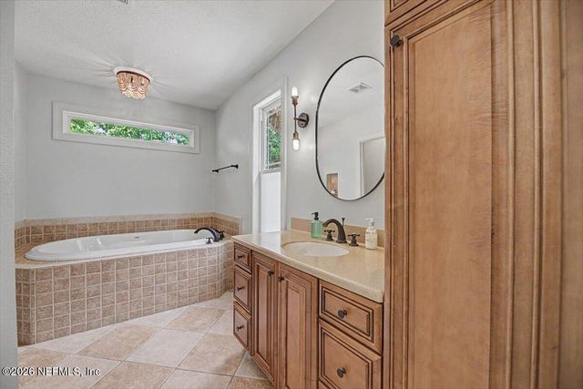4241 LEXINGTON, Jacksonville, FL 32210