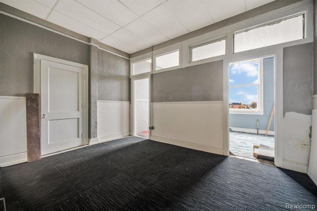 9008 Grand River Avenue, Detroit, MI 48204