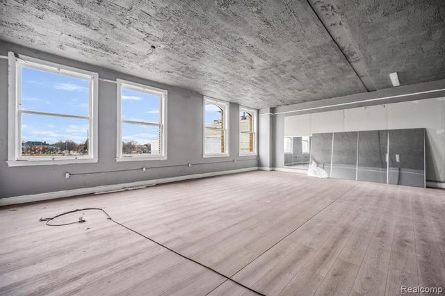 9008 Grand River Avenue, Detroit, MI 48204