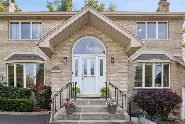 11131 Dineff Road, Lemont, IL 60439