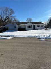 3320 Valleywood Drive, Dayton, OH 45429