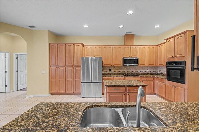 2418 BLUE STONE COURT, Valrico, FL 33594