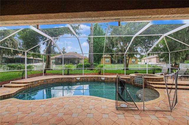 2418 BLUE STONE COURT, Valrico, FL 33594
