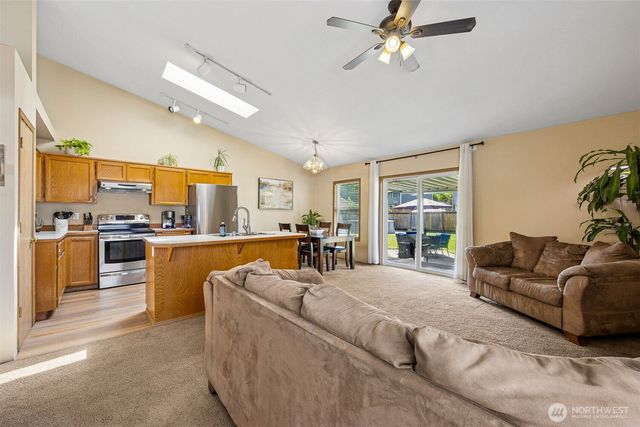 19624 71st Avenue Ct E, Spanaway, WA 98387