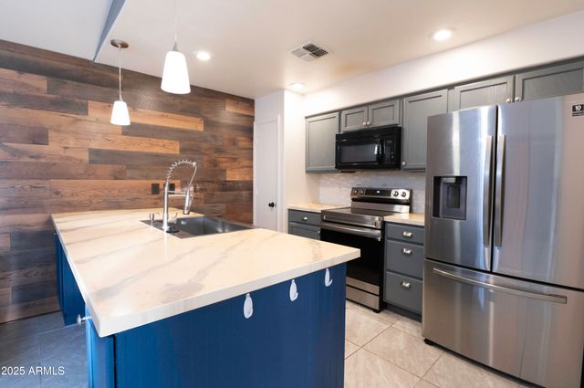 8140 N 107TH Avenue 294, Peoria, AZ 85345