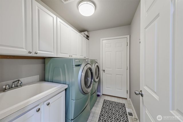 18824 Silver Creek Avenue E, Puyallup, WA 98375