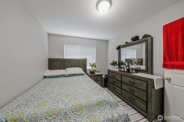 18824 Silver Creek Avenue E, Puyallup, WA 98375