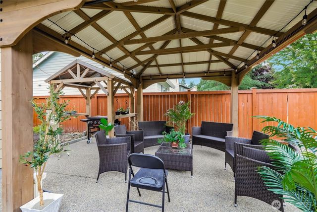 18824 Silver Creek Avenue E, Puyallup, WA 98375