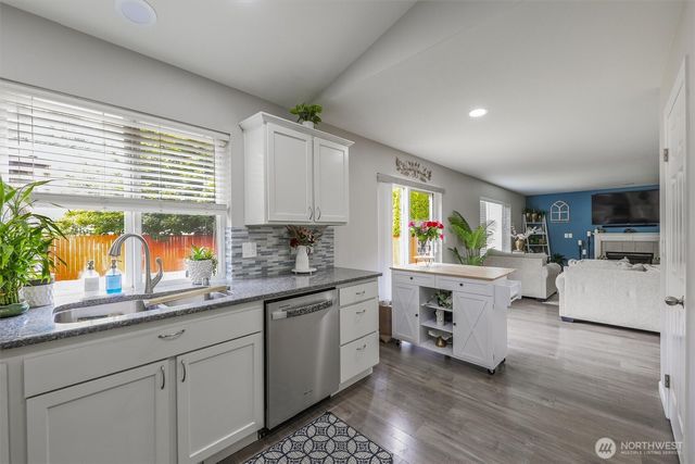 18824 Silver Creek Avenue E, Puyallup, WA 98375