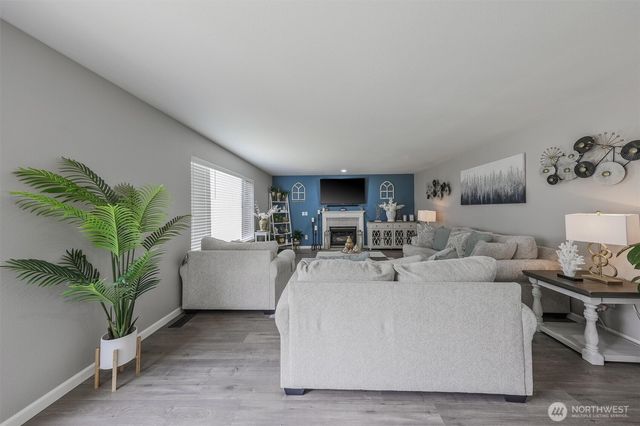 18824 Silver Creek Avenue E, Puyallup, WA 98375