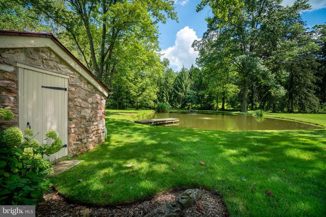 1255 HOLLOW RD, Chester Springs, PA 19425