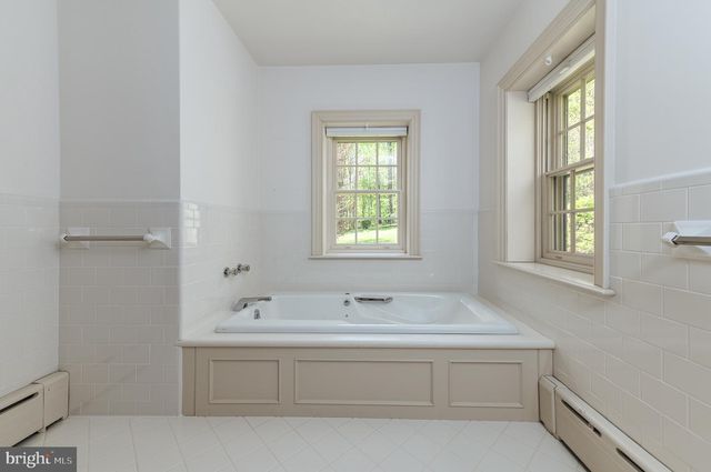 1255 HOLLOW RD, Chester Springs, PA 19425