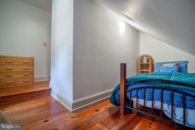 1255 HOLLOW RD, Chester Springs, PA 19425