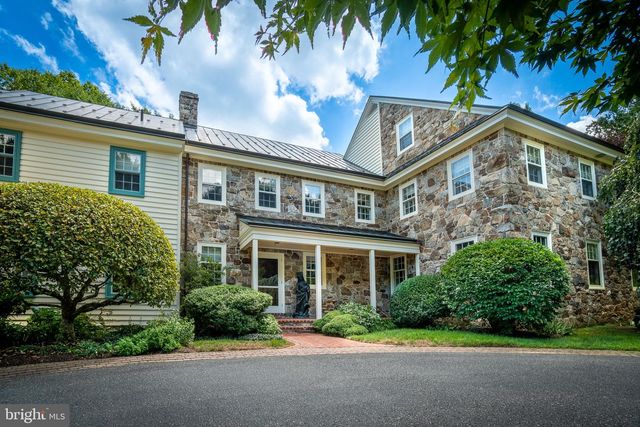 1255 HOLLOW RD, Chester Springs, PA 19425