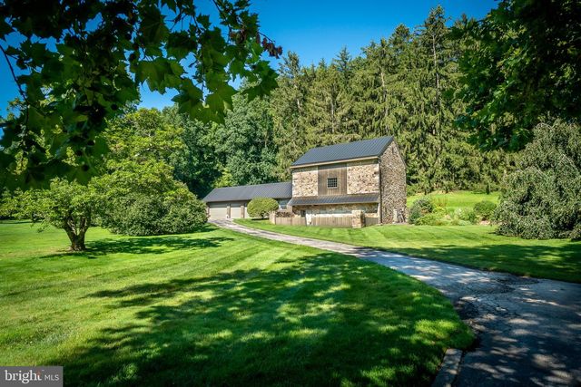 1255 HOLLOW RD, Chester Springs, PA 19425