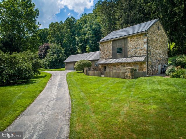 1255 HOLLOW RD, Chester Springs, PA 19425