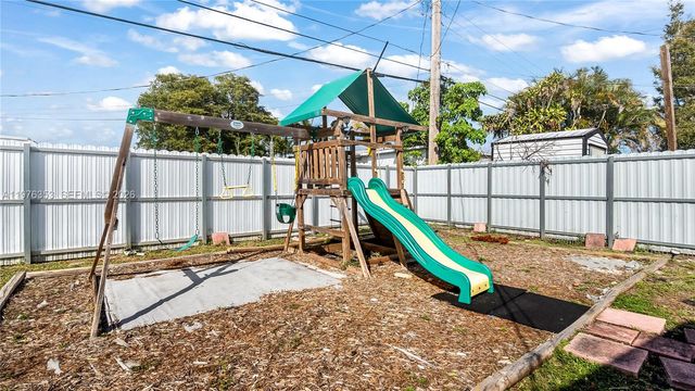 7861 Sheridan St, Hollywood, FL 33024