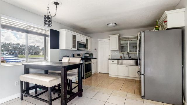 7861 Sheridan St, Hollywood, FL 33024