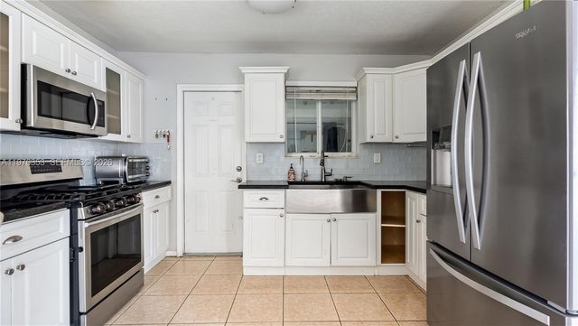 7861 Sheridan St, Hollywood, FL 33024