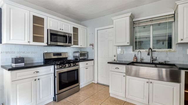 7861 Sheridan St, Hollywood, FL 33024